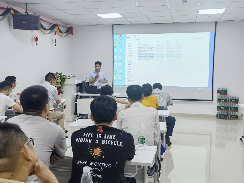 首页|尊龙集团中国官方网站药业技术交流会 (3) - 副本.jpg